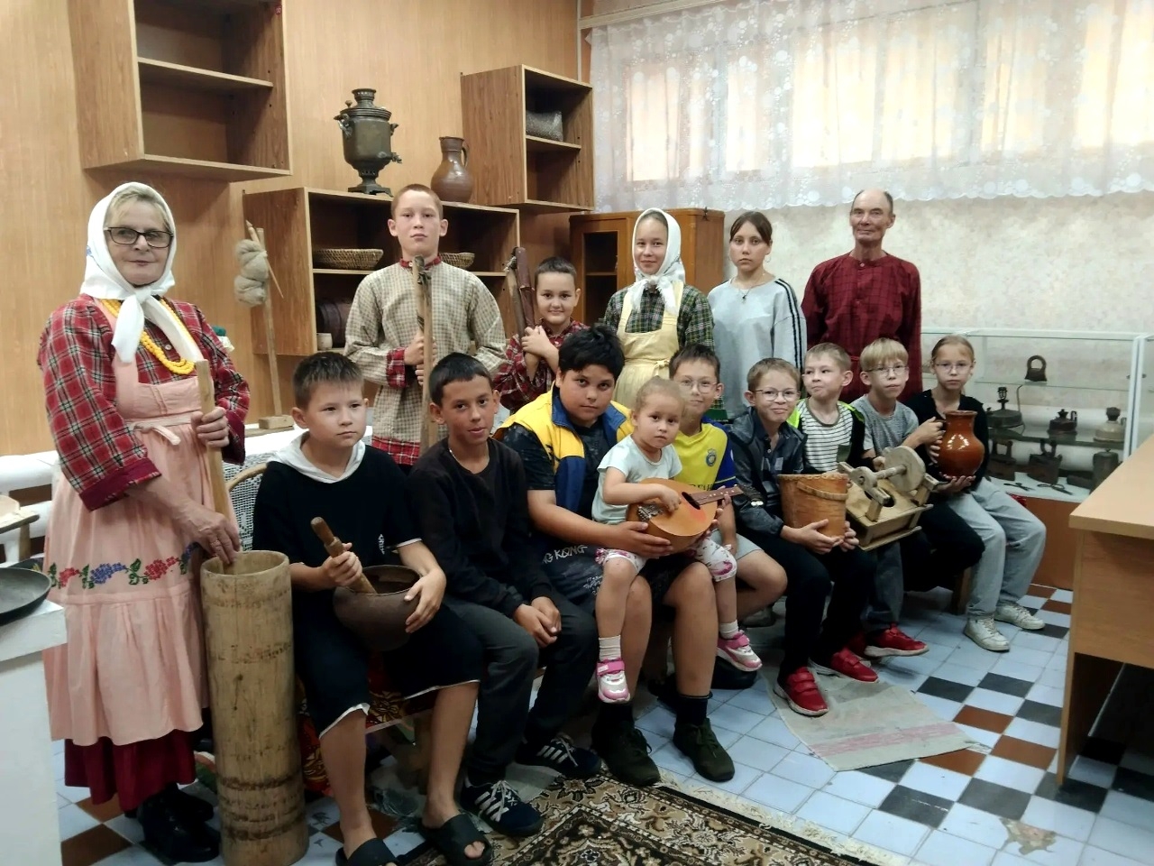 Познавательный час «Уголок старины»