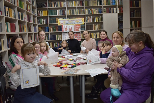 Мастер-класс «Радужное сияние чувашской вышивки» ко Дню чувашской вышивки Мастер-класс «Радужное сияние чувашской вышивки» ко Дню чувашской вышивки