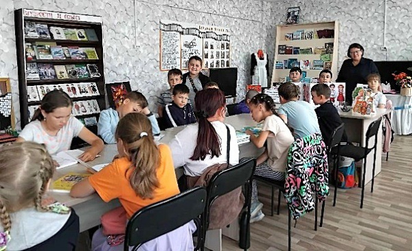 Экскурсия в библиотеку «Книги лечат, книги учат, дети их у нас получат!»