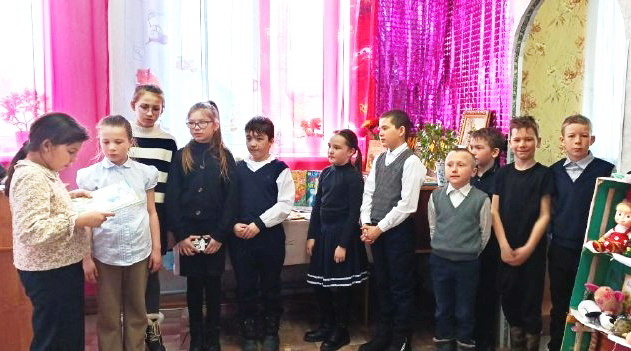 Громкие чтения "Смотрите, что мы читаем"