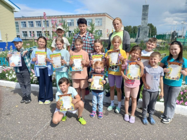 «Полевые цветы» конкурс детских рисунков