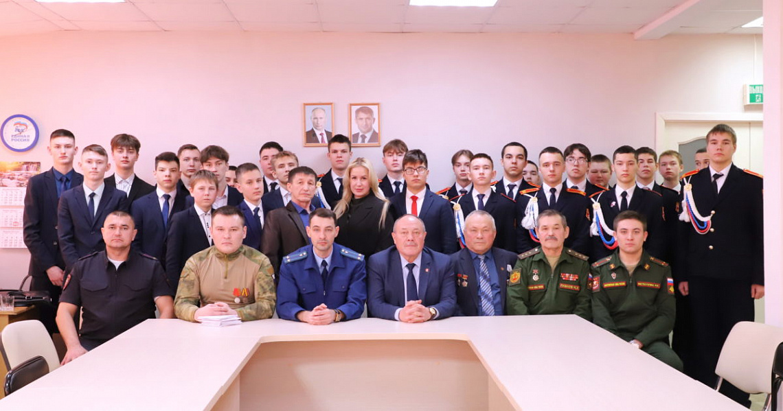 В центральной библиотеке Яльчикского МО состоялся круглый стол «Мужской разговор» В центральной библиотеке Яльчикского МО состоялся круглый стол «Мужской разговор»